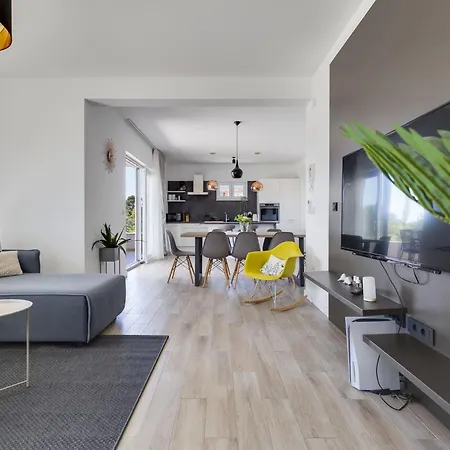 Luxury Sea View By Interhome